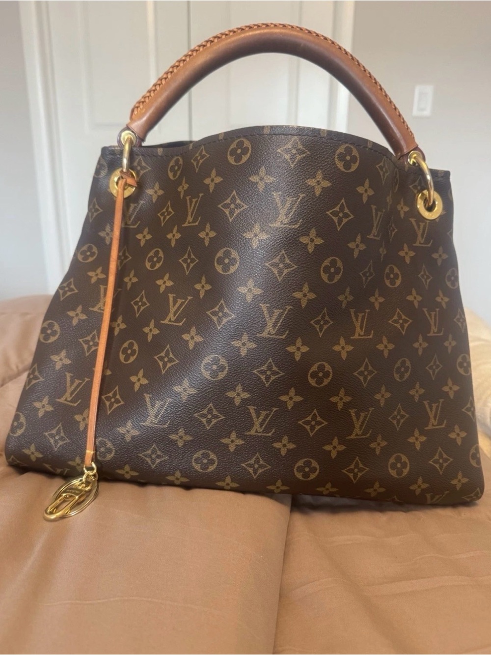 💯 AUTHENTIC Louis Vuitton Monogram artsy MM. 100% AUTHENTIC hobo/ Shoulder Bag.